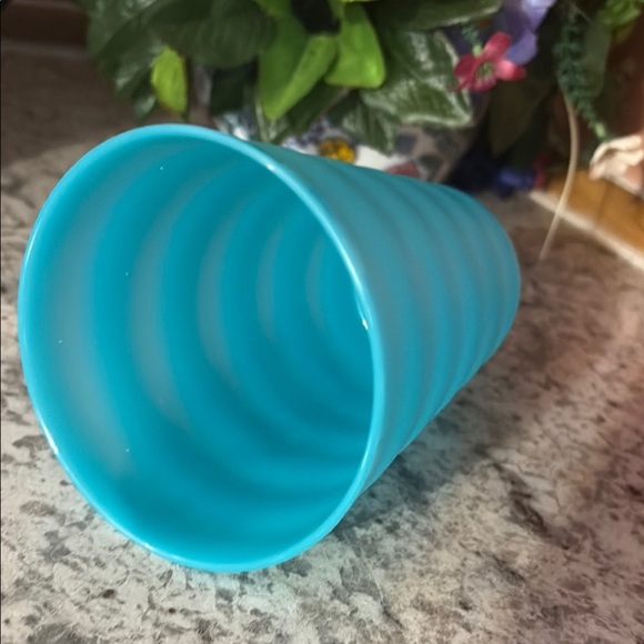 Tupperware set de 4 capacity 16oz c/u Vibrant Reusable Tumblers Set - Picture 3 of 5